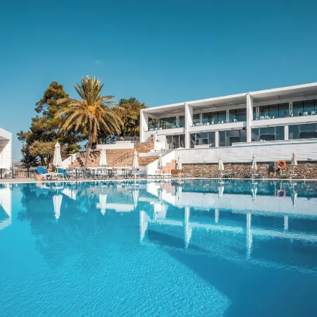 Aiora Aqua Resort