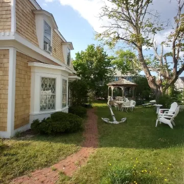 Sea Breeze Inn Beach Rentals