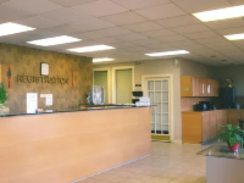 巴頓魯治西方旅館 西巴吞魯日縣酒店