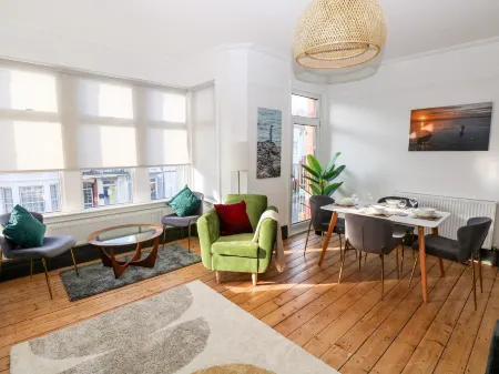 36A Mary Street Отели рядом с достопримечательностью «Ogmore Castle»