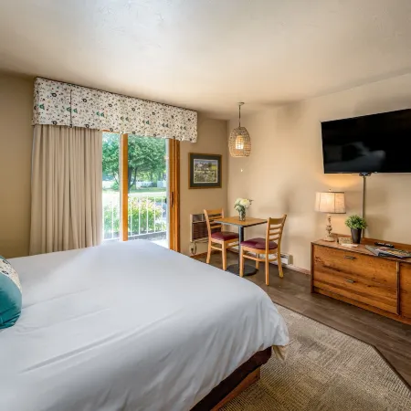 Somerset Inn & Suites