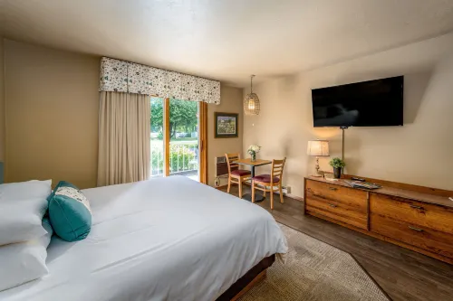 Somerset Inn & Suites