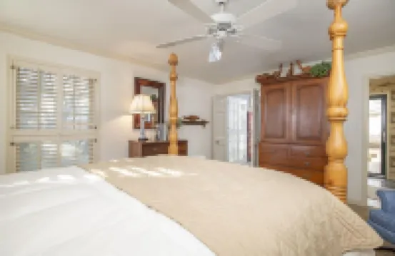 Coastal Casa 2 Bedroom Home - 4-Star