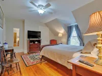 James Place Inn Bed and Breakfast Hotels in Freeport