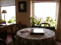 Casa da Arvore Hotels in Portalegre