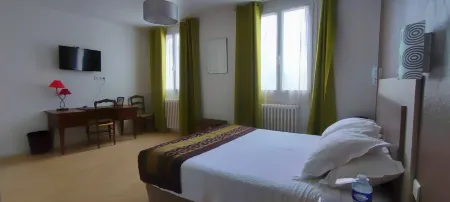 Logis Grand Hotel Pelisson Отели в г. Шарра