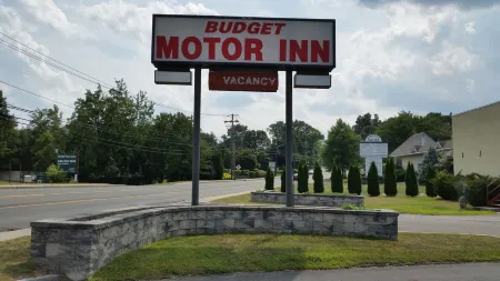 Budget Motor Inn- Stony Point Отели в г. Кортленд Манор