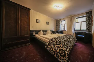 Hotel Zur Traube Hotels in der Nähe von Schloss Neuenburg