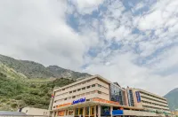 Hotel Sant Eloi Hotels near Museu Fàbrica Reig