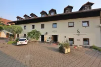 Hotel Bockmaier Hotels in Oberpframmern