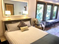Davis Brook Retreat Hotels in Sechelt