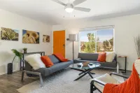 Serenity Sands - Hot Tub, BBQ and Fire Pit! 3 Bedroom Home by RedAwning Hotels in Joshua Tree