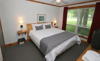 Elmhirst's Resort