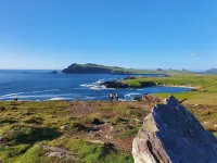 An Cnocan-beautiful cottage with stunning sea and mountain views