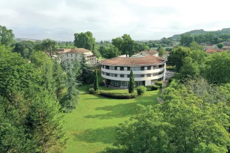 Appartement hotel Отели в г. Ларок-Сен-Сернен