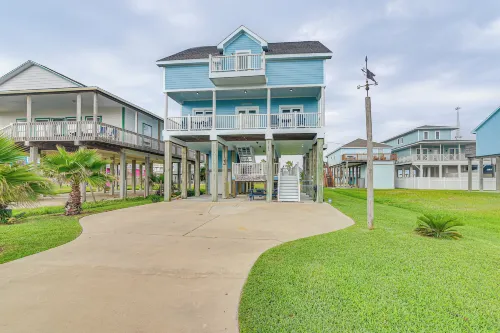 Steps from Gulf Freeport Home with Water Views - WiFi