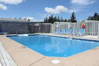 Hidden Acres Cottages - مسبح