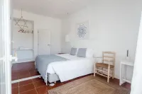 Utopia Hotels in Bordeira