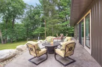 Lakefront Home W/Private Dock-15 Mi to Walker - parking