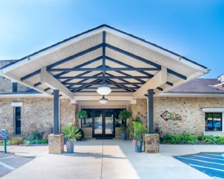The Seasons Lodge Hotels in Nashville
