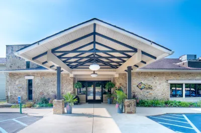 The Seasons Lodge Hotels in Nashville