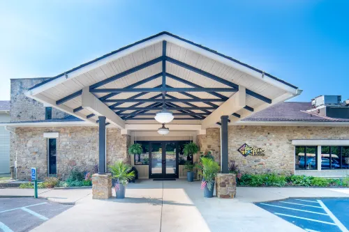 The Seasons Lodge Hotels in Brown County