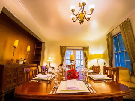 Turks Head Inne Отели рядом с достопримечательностью «Oasis Divers»