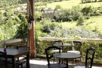 Hôtel-Restaurant le Parisien Hotels in Les Vignes