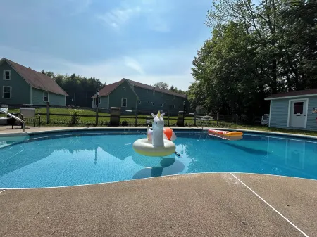 White Mountain Motel and Cottages