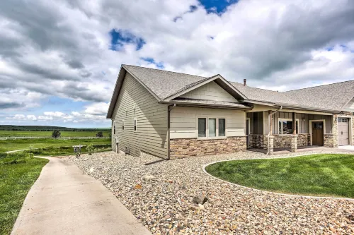 Luxe Hideaway Near Sturgis: Golf, Hike, Explore! - بيت ضيافة