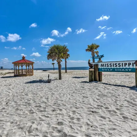 Charming Gulfport Escape Half-Mile to Beach!