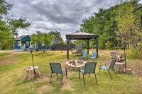 Pottsboro Home w/ Fire Pit < 1 Mi to Lake Texoma! - Pet friendly