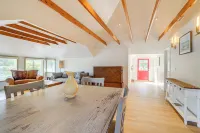 Victorian Carpinteria Apartment < 1 Mi to Beach!