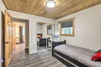 Tahoe City Getaway ~ 1 Mi to Commons Beach! Hotels in Squaw Valley