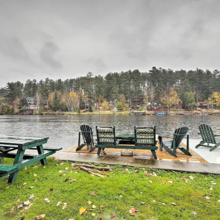 'Skylight' Adirondack Cabin w/ on-Site Lake
