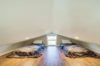 20 Mi to Glacier Natl Park Pet-Friendly Cabin