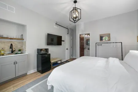 The Bear Suite at Divine Otter