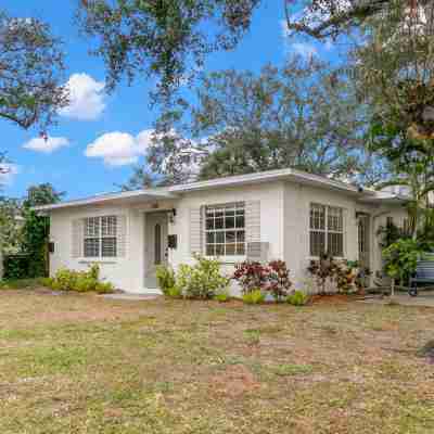 New! Bayside Escape - Cozy Hideaway Near Bayshore Beautiful Hotel Exterior