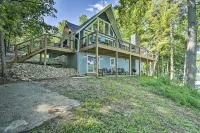 Renovated Lakeside Home w/ Private Boat Dock! - parking
