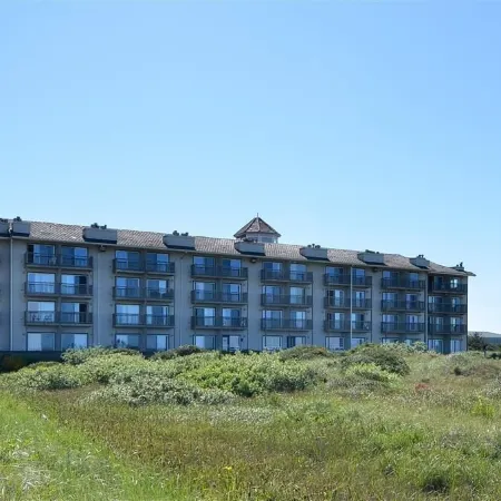 Lighthouse Suites Inn