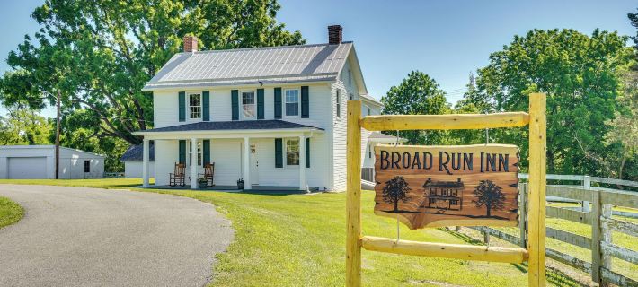 Historic Jefferson Farmhouse - Hike, Bike & Raft! Hotels in Frederick County