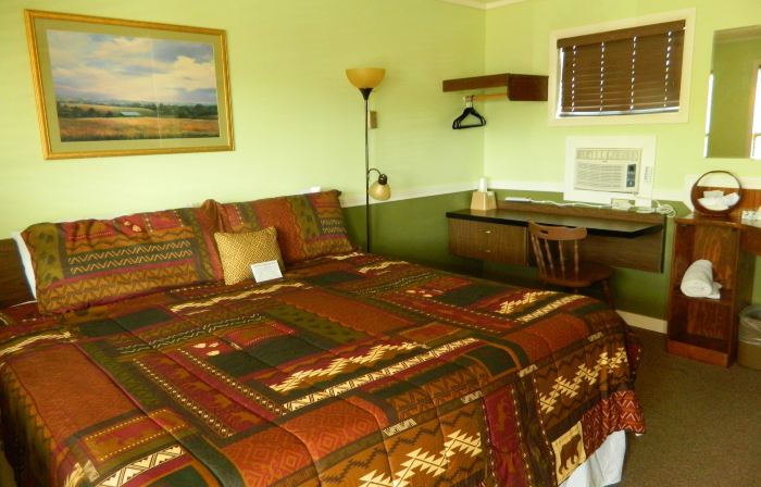Country Motor Inn