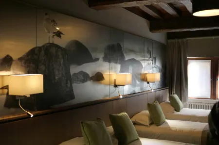 Le Mouton Blanc Отели в г. Драге-Ронтон