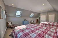 Luxe 'Green Barn' Near Skiing w/ Mt Equinox Views! Hotels in der Nähe von Hildene