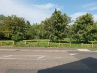 후쿠 케투 - 필드페어 그린 루턴 호텔