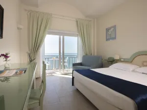 Summit Hotel