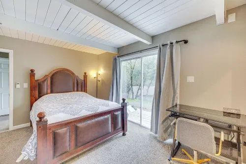 5 Acres & Deck: Scenic Greenwood Home w/ Mtn Views Hotels in El Dorado County