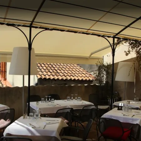 Hostellerie et la Parenthese Uzes