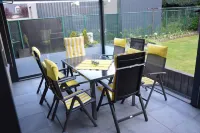 Charming Belgian Getaway, Vakantiewoning in Oudsbergen - 3 Bedrooms Garden Hotels in Opglabbeek