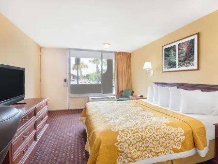 Howard Johnson by Wyndham Orlando/International Drive